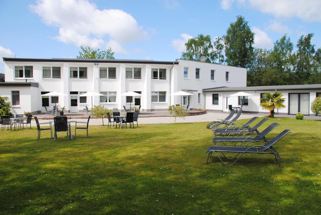 Appartementanlage-Ferienwohnungen Weisse Moewe Sassnitz Bagian luar foto